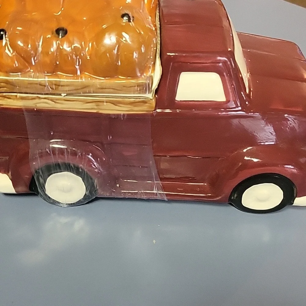 NWOT Cute truck cookie jar. - Picture 5 of 7